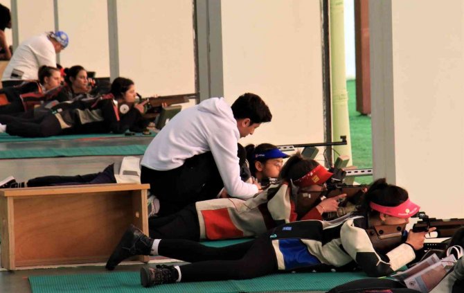 Atıcılıkta Erzincanlı Sporcular 2 Birincilik, 2 Üçüncülük Elde Etti