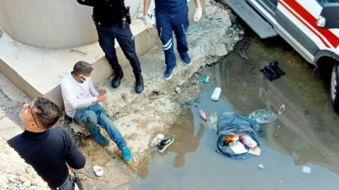 Gasp Şüphelisi, Polisten Kaçarken Dereye Atladı