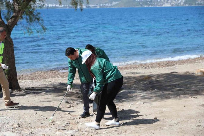 Bodrum’da Bahar Temizliği Sürüyor