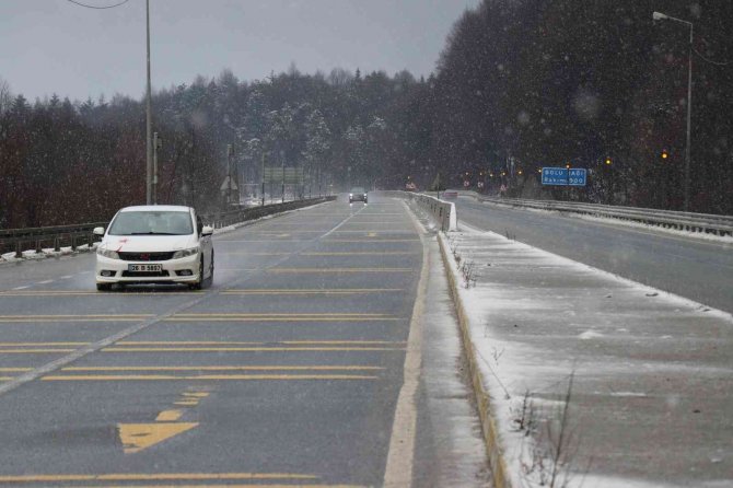 Bolu Dağı’nda Kar Yağışı Etkili Oluyor