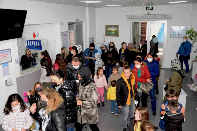 Bozüyük Belediyesi Çocuk Şenliği “Mimas İle Büyüyen Düşler” Adlı Tiyatro Oyunu İle Başladı