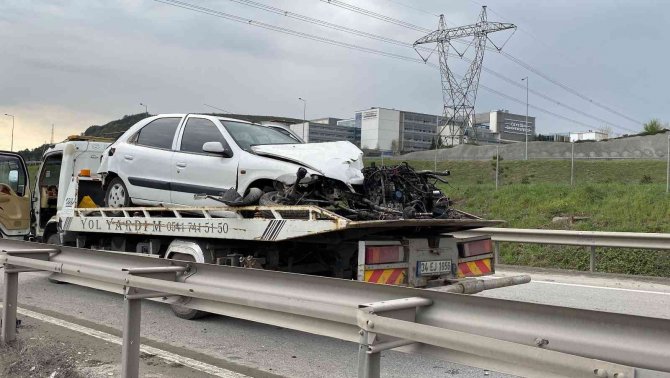 Şile Otoyolunda Feci Kaza: 2’si Ağır 3 Yaralı