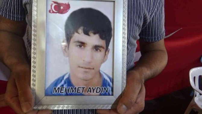 Hdp İ̇l Başkanlığı Önündeki Ailelerin Evlat Nöbeti Kararlıkla Devam Ediyor