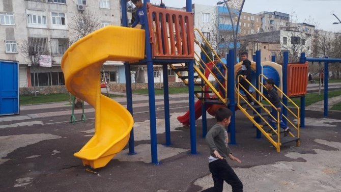 Bağlar Belediyesi Parklarda Yenileme Çalışmaları Başlattı