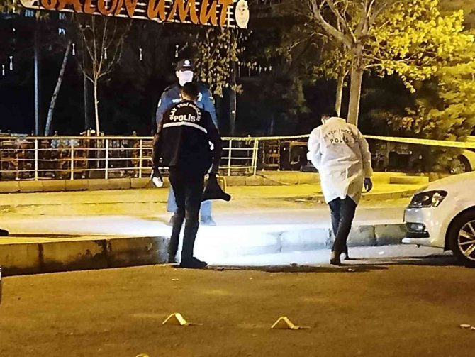 Diyarbakır’da Kahvehaneye Düzenlenen Silahlı Saldırıyla İlgili 3 Gözaltı
