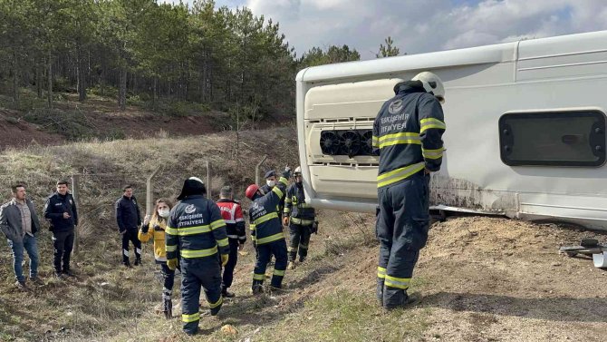Cezaevi Otobüsü Devrildi, 4’ü Jandarma Personeli 6 Kişi Yaralandı