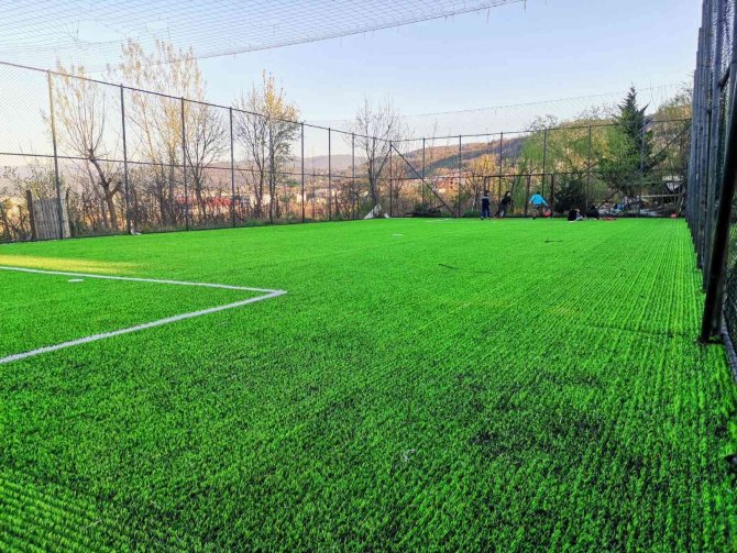 Yunus Emre Mahallesi’ndeki Saha Yenilendi