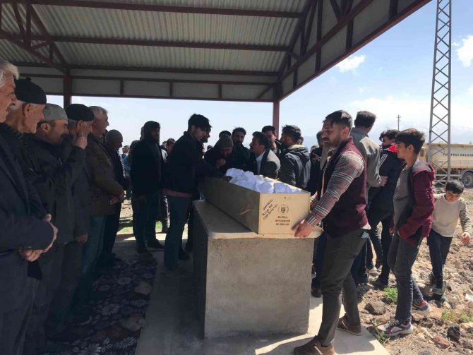 Iğdır’da Kanlı Pusuda Ölenler Gözyaşları İçinde Toprağa Verildi