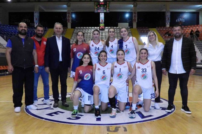 Kepez’in Kızları Ligin Devleriyle Mücadele Ediyor