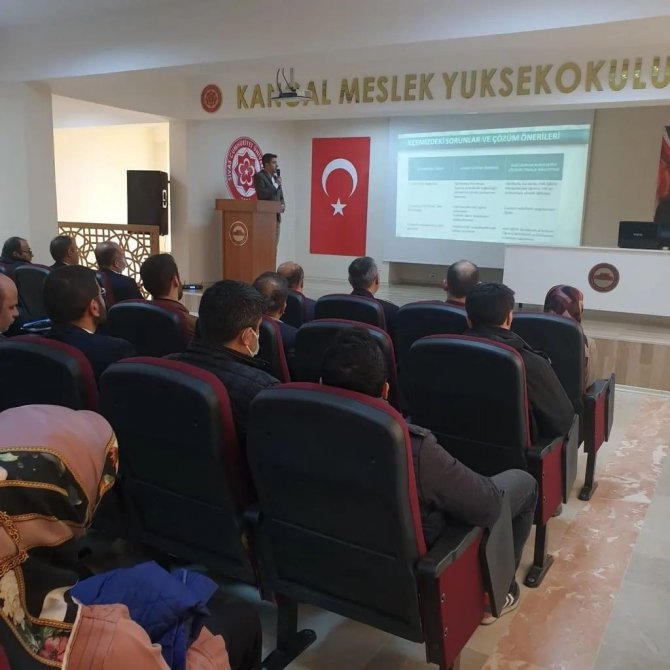 Kangal’da Bağımlılıkla Mücadele Çalıştayı Yapıldı