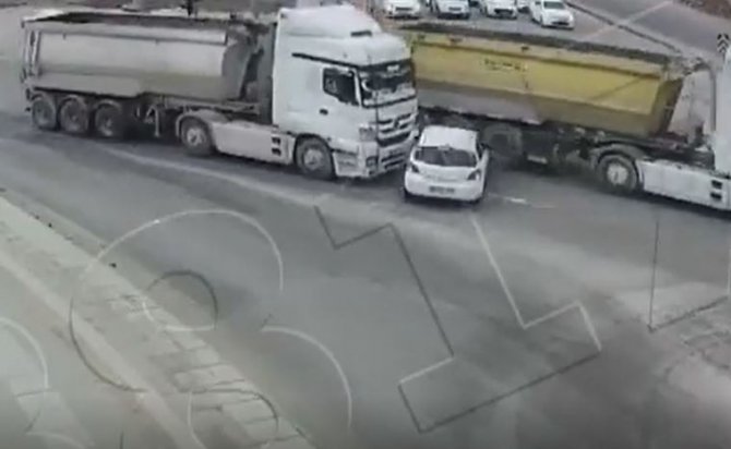 Gaziantep’te Pes Dedirten Kazalar Kameralara Yansıdı
