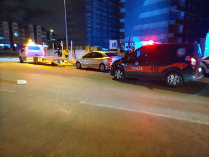 Polisin Dur İhtarına Uymayan Ehliyetsiz Sürücü Kovalamaca Sonucu Yakalandı