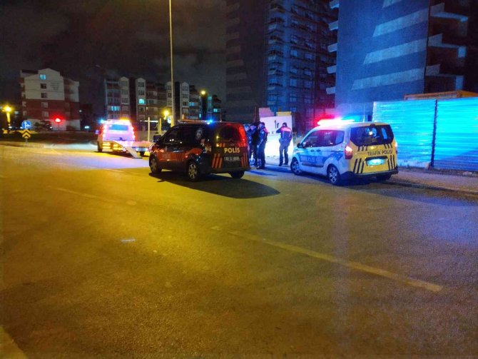 Polisin Dur İhtarına Uymayan Ehliyetsiz Sürücü Kovalamaca Sonucu Yakalandı