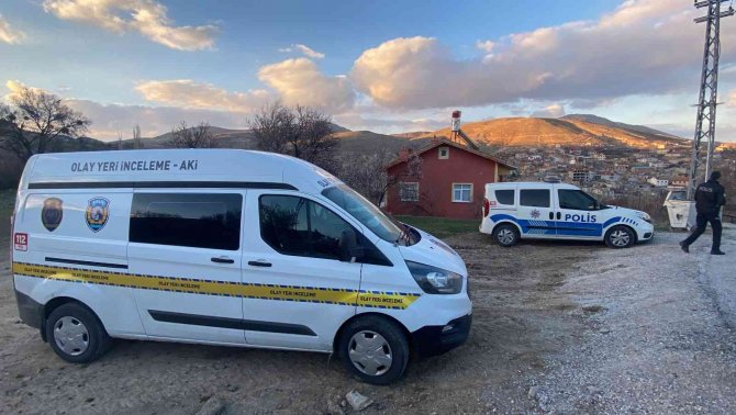 Anne Ve Kızı Sobadan Sızan Gazdan Hayatını Kaybetti