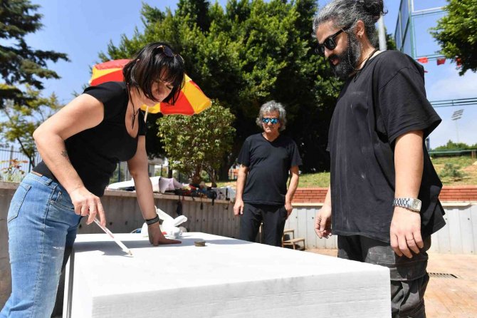 Mersin’e "Umut Çocuk" Heykeli