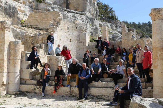 Uluslararası Karacaoğlan Sanat Sempozyumu Devam Ediyor