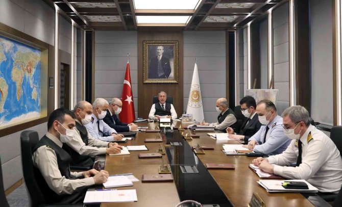 Milli Savunma Bakanı Akar’dan “Mayın” Açıklaması