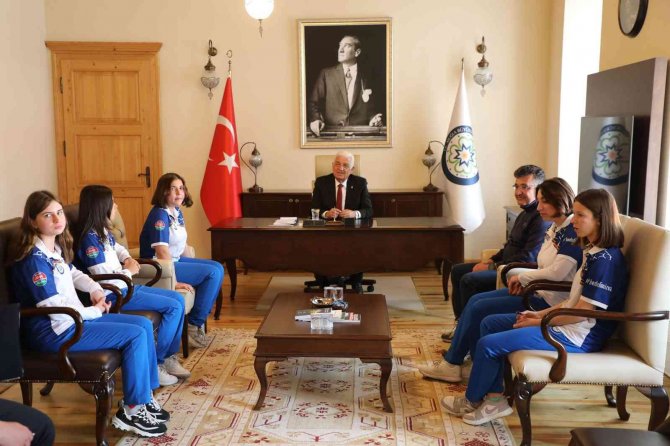Şampiyon Okçulardan Başkan Gürün’e Ziyaret