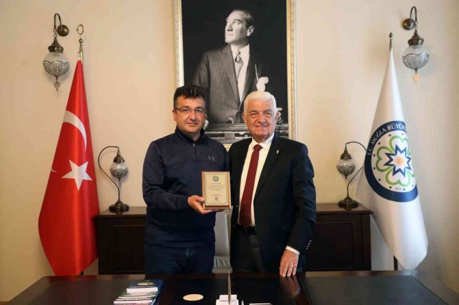 Şampiyon Okçulardan Başkan Gürün’e Ziyaret