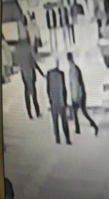 Caddenin Ortasında Kuzeni Tarafından Öldürüldü