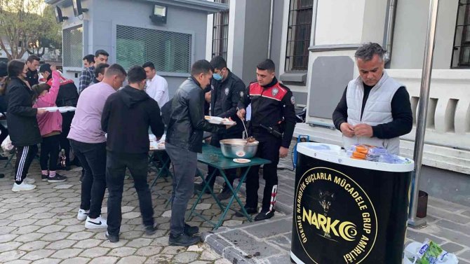 Ödemiş İ̇lçe Emniyet Müdürlüğü İftar Yemeği Verdi