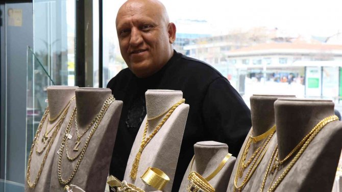 Kuyumcu Durukan: "Küçük Yatırımcı Elinde Bulunan Altına Sahip Çıkmalı"