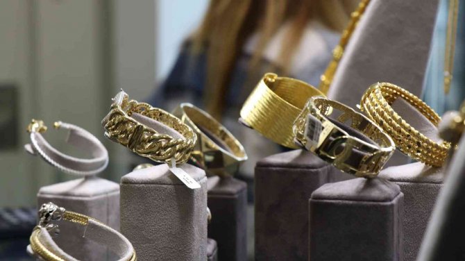 Kuyumcu Durukan: "Küçük Yatırımcı Elinde Bulunan Altına Sahip Çıkmalı"