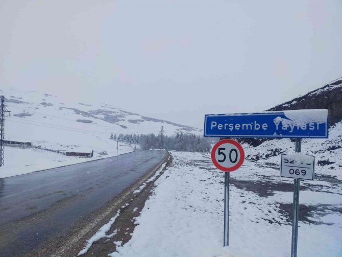 Bin 500 Rakımlı Yaylada Kar Güzelliği