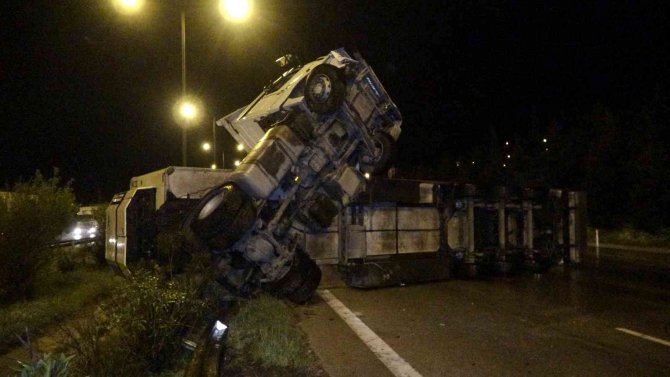 Osmaniye’de Otoyolda Zincirleme Kaza: 3’ü Polis 5 Yaralı