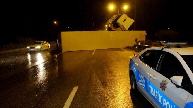 Osmaniye’de Otoyolda Zincirleme Kaza: 3’ü Polis 5 Yaralı