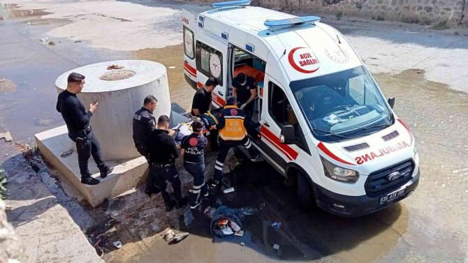 Gasp Şüphelisi, Polisten Kaçarken Dereye Atladı
