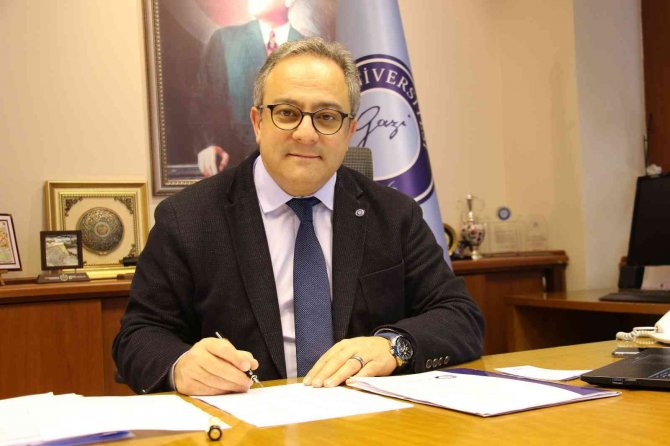 Bilim Kurulu Üyesi Prof. Dr. İ̇lhan: “Salgın Devam Ediyor Ama Etkisi İyice Azaldı”