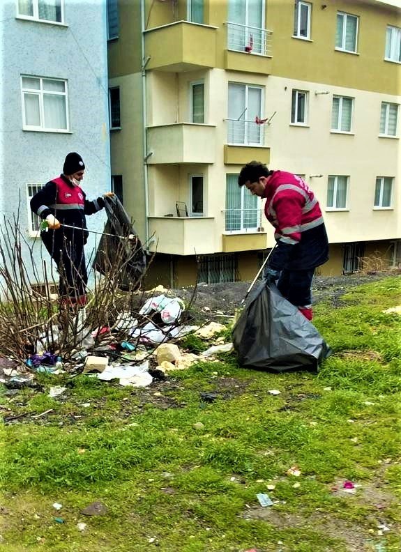 Maltepe’de Sahada Hem Denetim Hem Temizlik Ekipleri Görev Başında