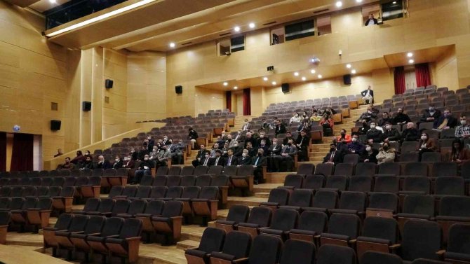 Reyhanlıoğlu: "Pandemi Sürecinde Artan Teknolojik Aletlerin Kullanılması, Yeni Bir Bağımlılık Türünü Gündeme Getirdi"