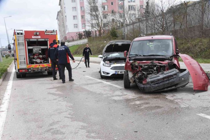 Ters Şeritten Çıkan Araçla Kafa Kafaya Çarpıştı: 1 Yaralı