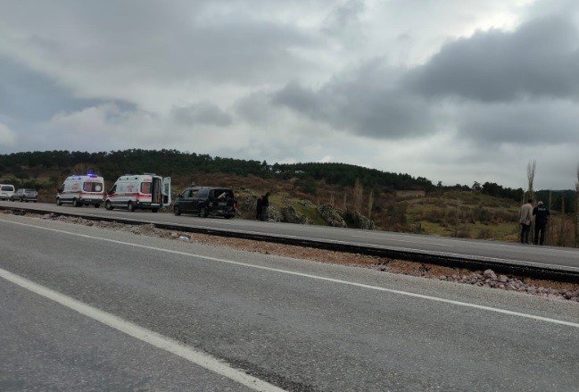 Tavşanlı’da Trafik Kazası: 3 Yaralı