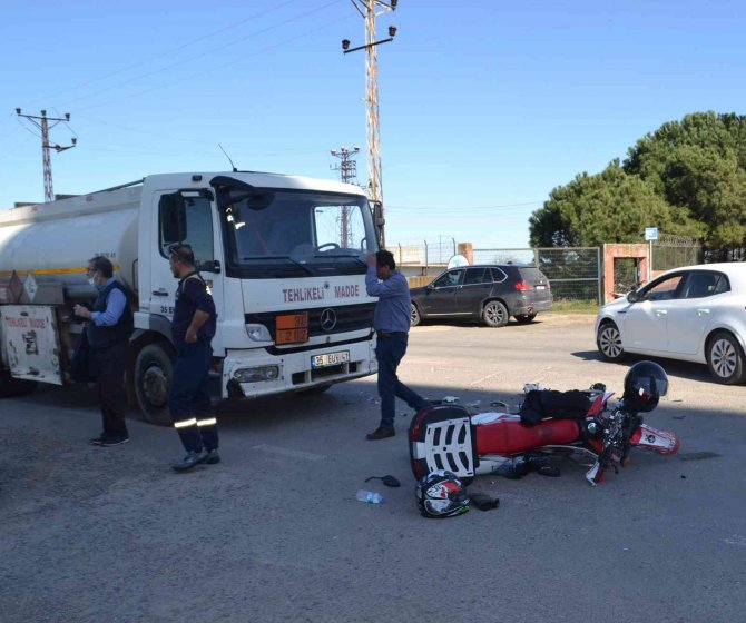 Tekirdağ’da Motosikletin Tankerle Kafa Kafaya Çarpıştığı Kaza Kamerada