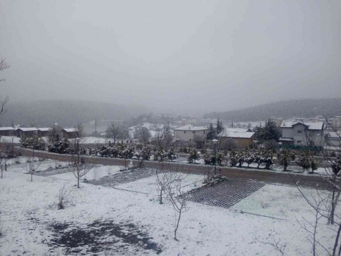 Niksar’a “Nisan Karı” Yağdı!