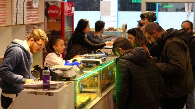 Ramazan Bereketiyle Esnafın Yüzünü Güldürdü