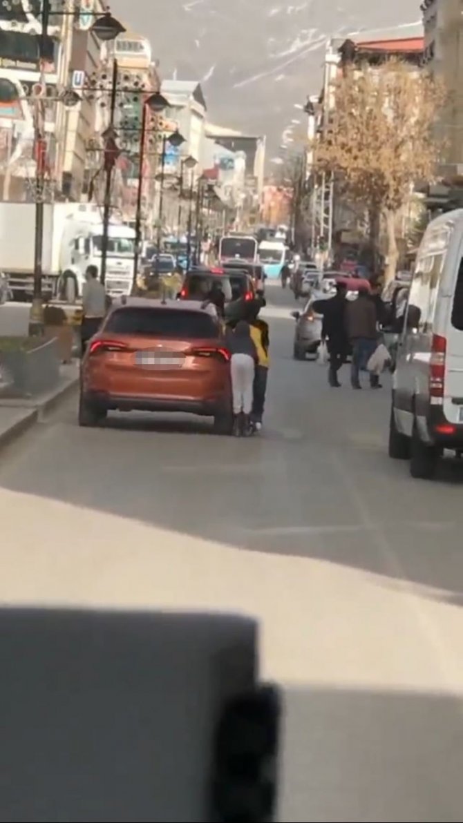 Patenli Çocukların Tehlikeli Yolculuğu Kamerada