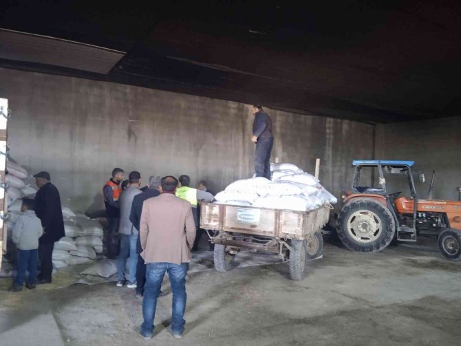 226 Çiftçiye 100 Ton Arpa Dağıtımı