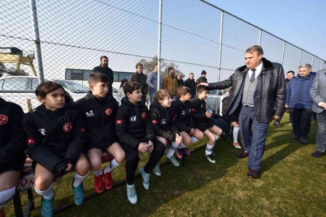 Yunusemre’den 365 Gün Futbol Eğitimi