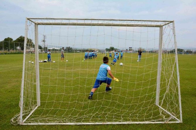 Yunusemre’den 365 Gün Futbol Eğitimi