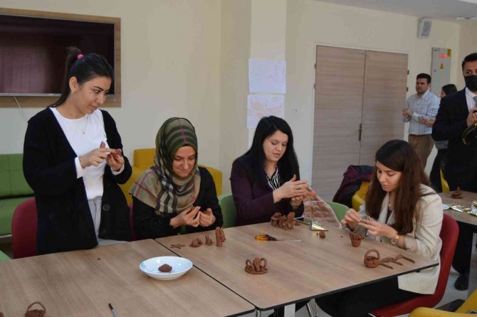 Manisa’da Sanatla Terapi Eğitimi