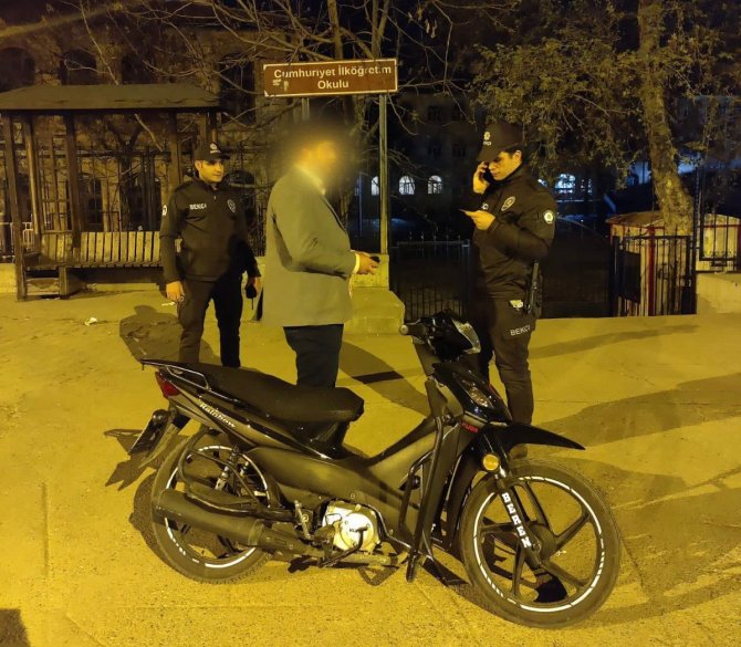 Çarşı Ve Mahalle Bekçileri Gece Uygulamalarını Sürdürüyor