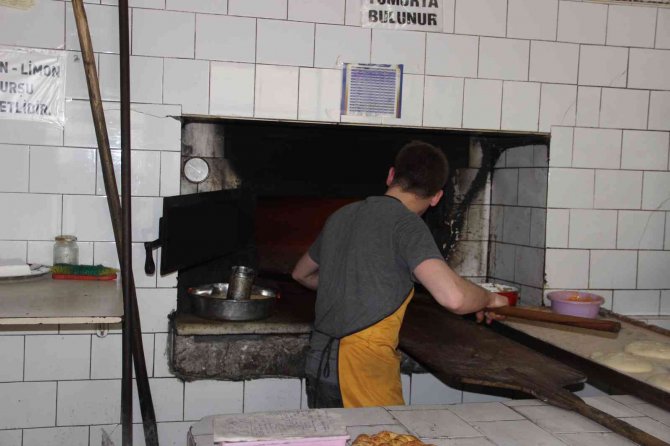 Ermenilerin Yaptığı Fırında 1905’ten Bu Yana Ramazan Pidesi Pişiyor