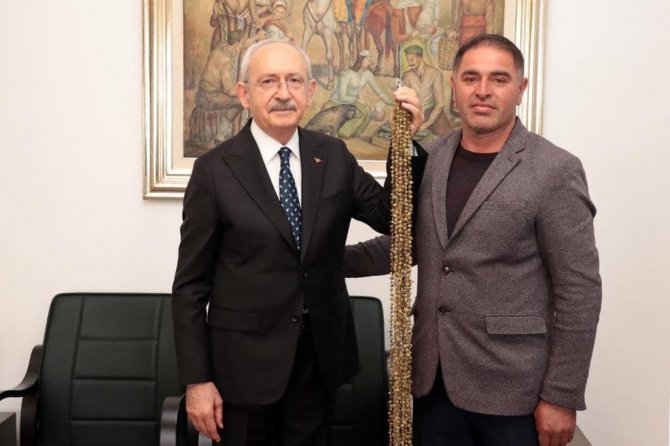 Amasyalı Çiftçilerin Geçim Kaynağı Olan “Çiçek Bamyası” Kılıçdaroğlu’na Hediye Edildi