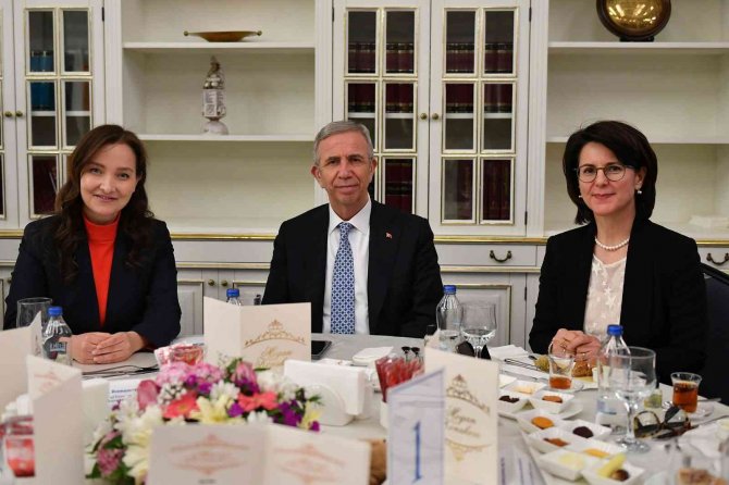 Abb Başkanı Yavaş, 85 Ülkenin Büyükelçi Ve Misyon Şefleri İle İftarda Bir Araya Geldi