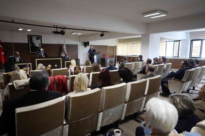 Başkan Yaşar’a ’Vefa Ödülü’
