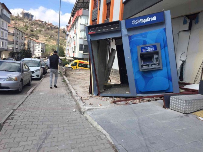 Başkent’te Freni Patlayan Dolmuşun Kaza Anı Güvenlik Kameralarına Yansıdı
